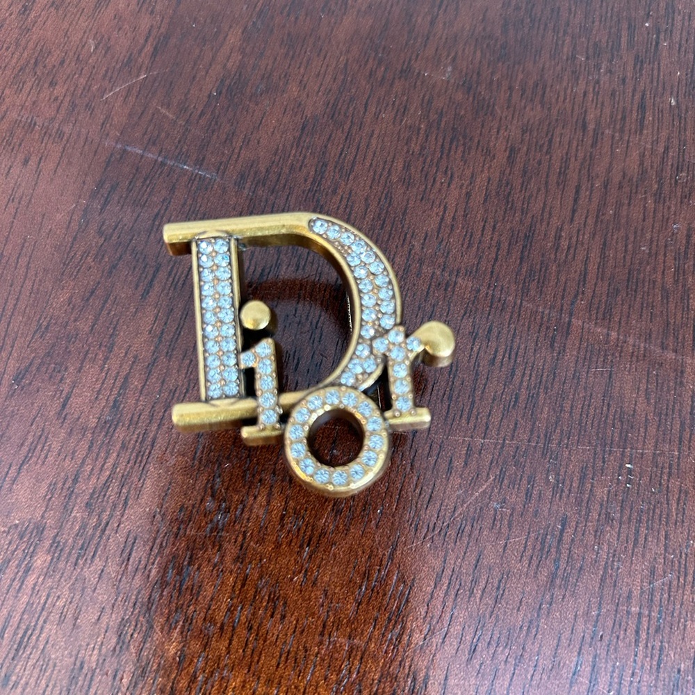 Dior vintage buckle ( no belt included)